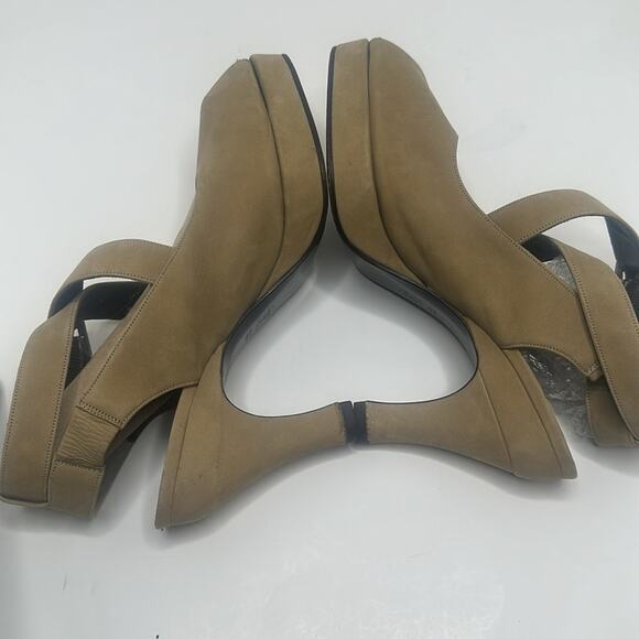 KARL LARGERFELD SAND TAN SUEDE PEEP TOE CrissCross STRAPS BACKLESS SANDAL SZ  7M - Picture 6 of 13